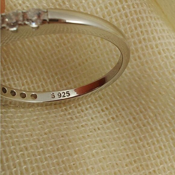 4 Carat Engagement Ring 925 Sterling Silver - Picture 8 of 11